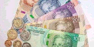 UKRACAZA WETYHOSHA ENGAMAPHEPHA NEQHOSHA ELINGENANTUNJA UYAQALA UKUSEBENZA